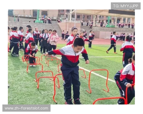 软式曲棍球送教活动走进成都大观小学，学生体验运动新乐趣